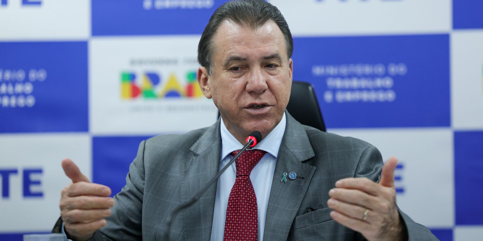 Brasil fecha 2025 com aumento de 5% no estoque de empregos