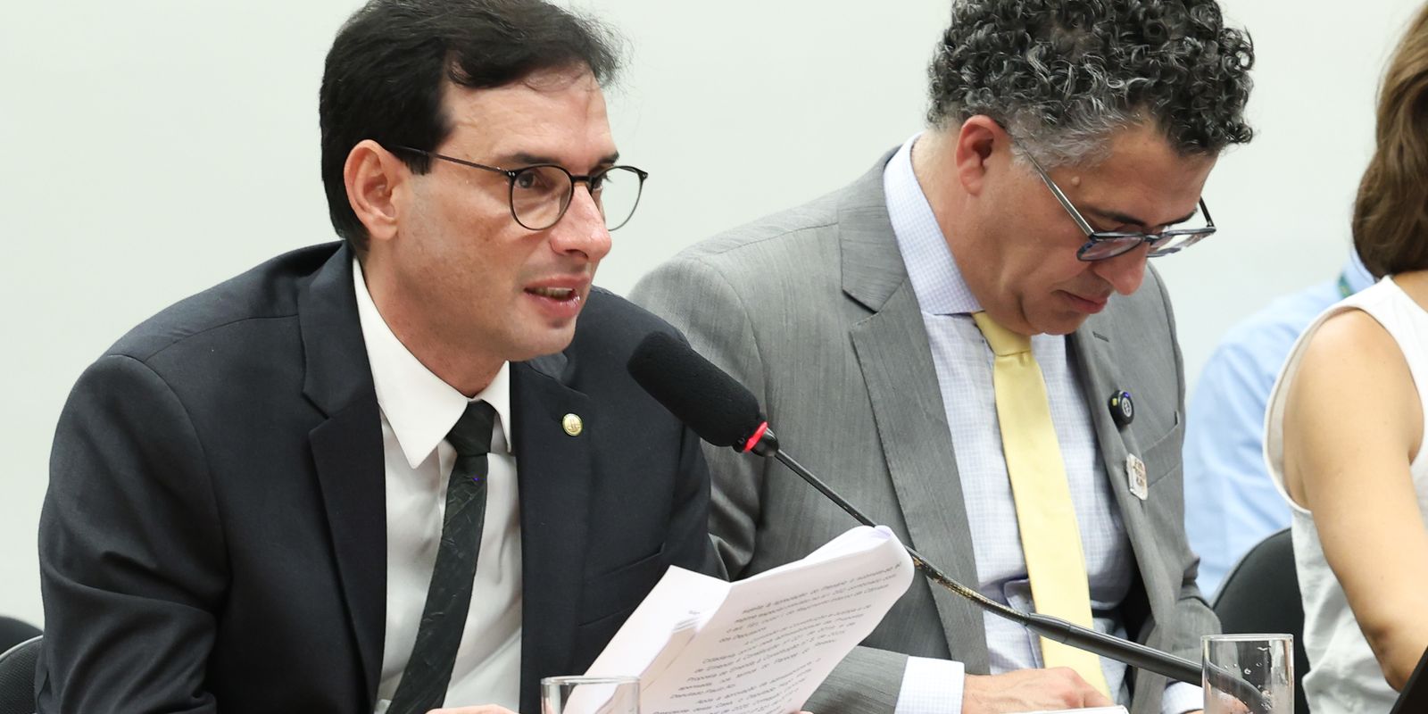 Fim da escala 6x1: relator propõe que um dia de folga seja no domingo