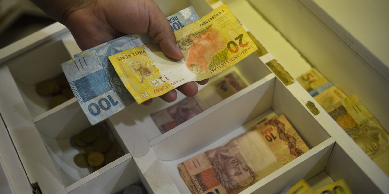 Inflação usada para corrigir salários acumula 4,11% em 12 meses